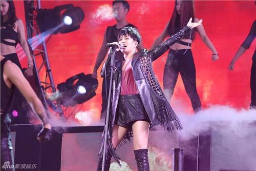 杨美娜决赛 中国新歌声总决赛杨美娜唱了什么歌?为什么杨美娜会被吐槽?