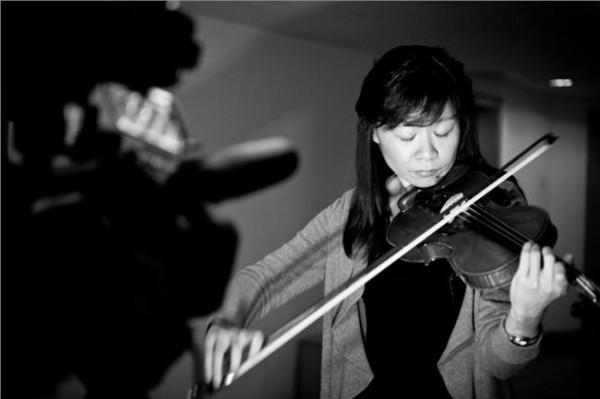 黄滨美术 “黄滨的小提琴音乐具有很高的艺术品味!”