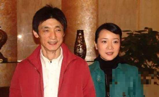 >陈小艺被曝姐弟恋，和丈夫结婚19年，曾被誉为娱乐圈模范夫妻