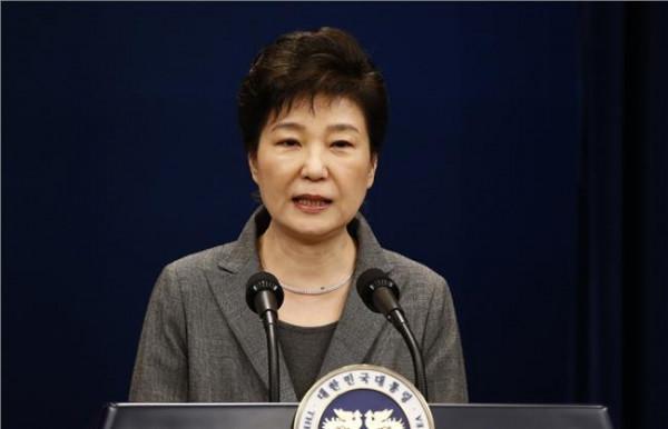 >朴槿惠辞职时间确定:韩国总统朴槿惠同意在明年四月辞职