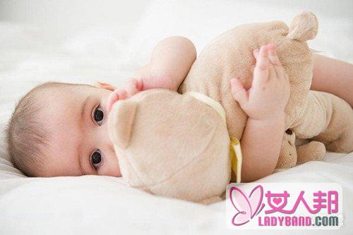 刚出生的婴儿脱皮是怎么回事 注意宝宝的皮肤护理