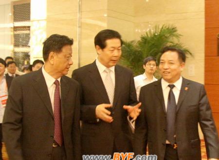 郑元豹陈胜峰 人民电器郑元豹出席中国500强企业发布峰会