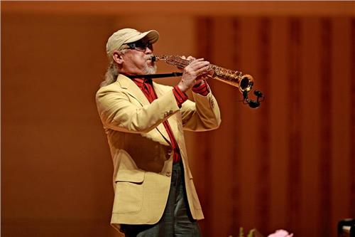 范圣琦的照片 著名萨克斯演奏家范圣琦莅临叶光照2015北京剧院音乐会