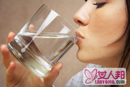 喝水减肥的最佳时间 4个时段喝水轻松减肥不伤身