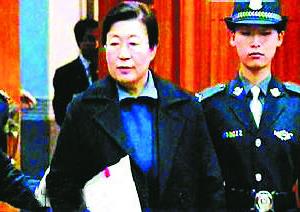 >黑龙江政协主席韩桂芝被免职 是不是因为宝马撞人案引起的 ?