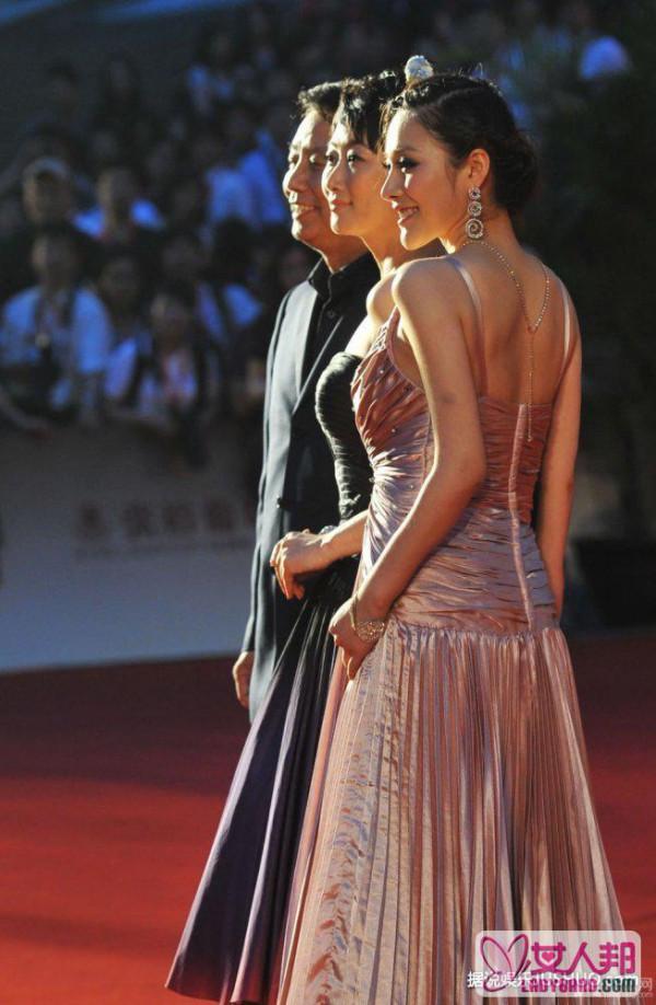 邓紫衣盛装出席第十三届上海国际电影节