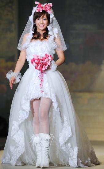 日本设计师桂由美婚纱图片 桂由美中国发布全新婚纱系列