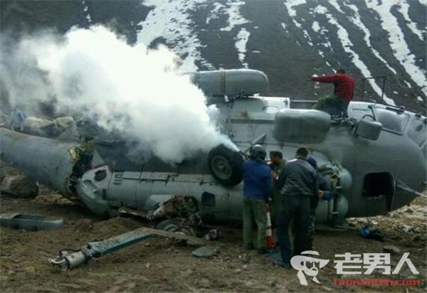 印直升机坠毁起火 疑降落时撞到钢梁失控引起
