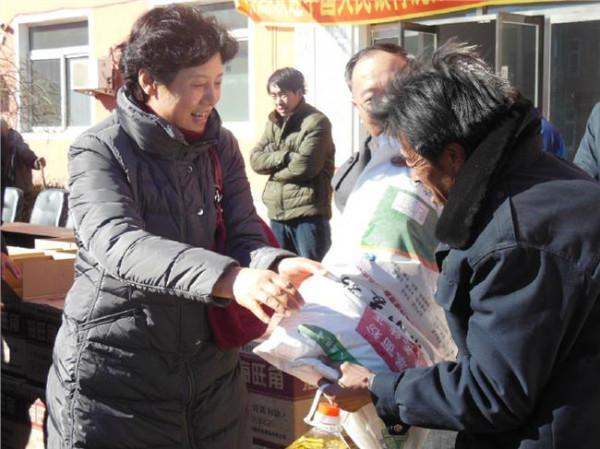 李思敏中国人民银行 中国人民银行广州分行领导到丰田村开展扶贫开发“双到”工作