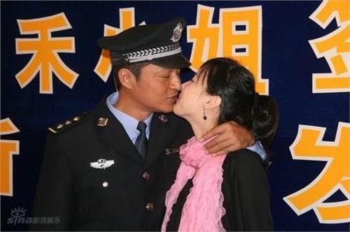 >《一路夫妻》发布会 马景涛吴佳妮热吻6次 吴佳妮照片