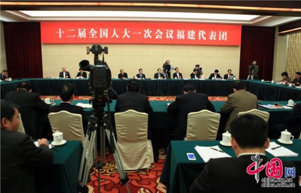 石泰峰工作报告 江苏代表团举行全体会议审议政府工作报告 石泰峰参加审议