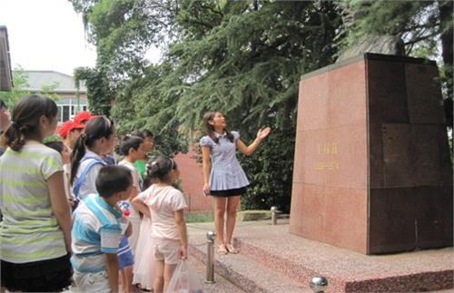 [安徽] 芜湖市:社区组织参观王稼祥纪念馆