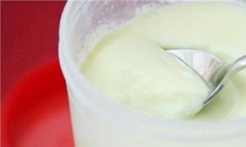 自制酸奶的家常做法 食物DIY有隐患 自制酸奶放倒一家子