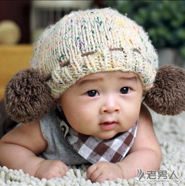 冬季带宝宝出门最好戴帽子
