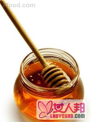 蜂蜜既能食用又能美容 可清洁皮肤改善肤质