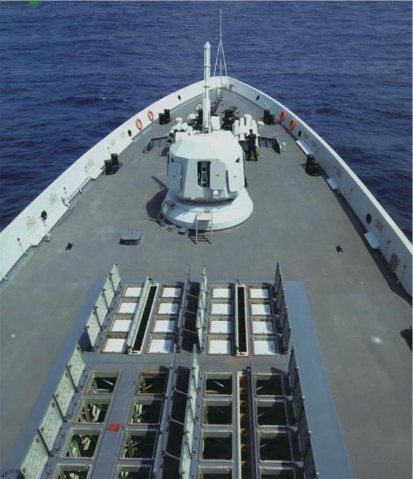 >张竞红军 台湾海军专家张竞称 052D型驱逐舰对日形成南北“包夹”