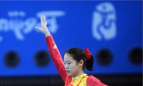中国自由体操失误 20日综述:两致命失误中国丢冠 俄胜在自由体操