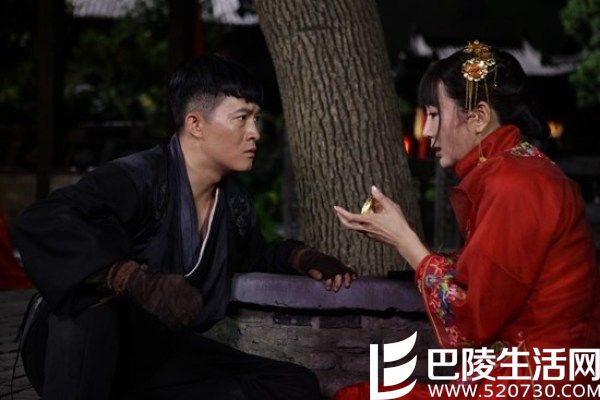 杨志刚和杜若曦合作电视介绍 看二人床上谈情