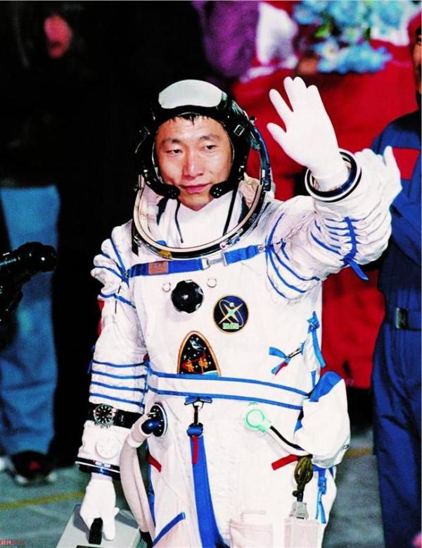 杨利伟太空惊人发现 杨利伟之子杨宁康现状 中国进入太空第一人杨利伟:“飞天”一点不好玩