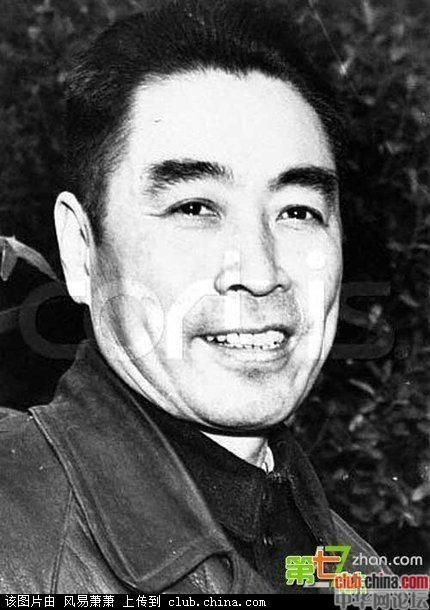 周恩来为杨立三抬棺 1954年周恩来坚持为人抬棺:我不送他 死人也说话