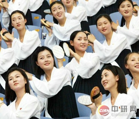 >朝鲜女人的真实生活 手机成最受欢迎订婚礼物