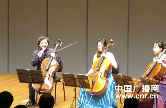 >大提琴家朱亦兵 "朱亦兵大提琴乐团2012新年音乐会"在国家大剧院举行