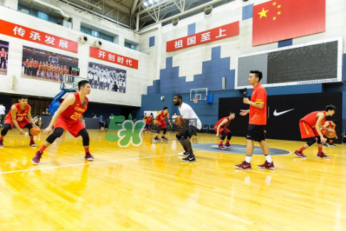 欧文同款黑白鸳鸯夜光kyrie 3怎么定制_在哪里买？