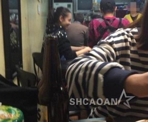 BIGBANG权志龙和水原希子吃饭被抓包 金美娜乳沟阴影画的(图)