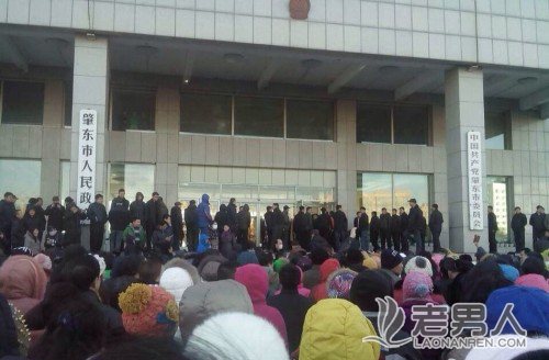 黑龙江肇东数千老师停课讨薪 市委书记致歉