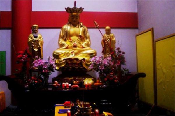 >吴国光七宝藏论 无垢光尊者在《如意宝藏论》中说 佛教和外道有五种区分方法: