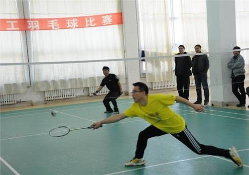 诸暨市首届教职工羽毛球比赛开打
