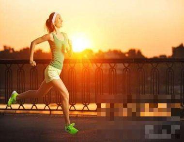 >晨跑和夜跑哪一种跑步方式更减肥 晨跑夜跑各有其优点