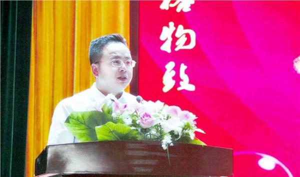刘忠文西北 陕西师范大学教师代表刘忠文教授在2016级研究生开学典礼上的发言