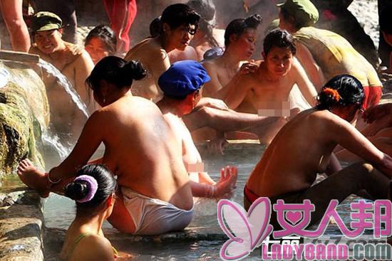 怒江傈僳族圣洁的男女共浴“澡塘会”被拍成图片上传