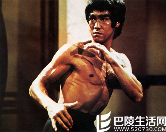 巨星李小龙怎么练肌肉 公开武术宗师的健身秘籍