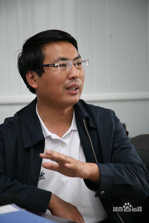 峡山李华刚简历 李华刚任峡山区委书记 何基敏任来宾市副市长 韦平任兴宾区委书记