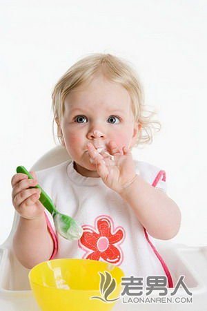 >宝宝辅食少加糖 吃糖过量影响发育