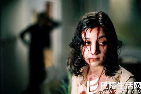 赏析日本名导演岩井俊二吸血鬼电影 最有趣别致的恐怖片