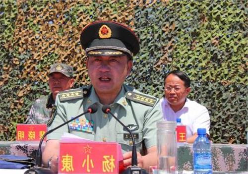 和田军分区原政委杨小康大校升任新疆军区政治工作部副主任