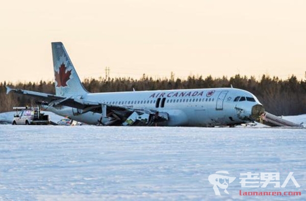 >客机着陆滑出跑道 机身受损严重十分惊险