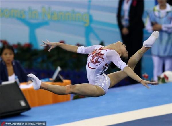 毛艺体操失误 体操世锦赛中国女团失误不断 暂列资格赛第三位