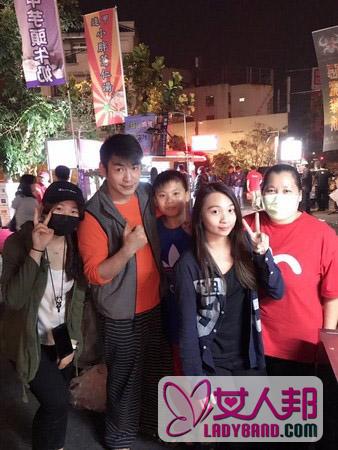 台湾男星因骚扰女性退出演艺圈 改行夜市卖烧烤