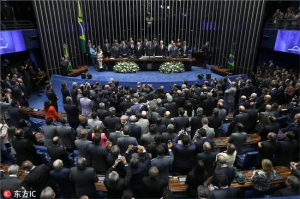 >罗塞夫任巴西总统 女总统罗塞夫被弹劾 特梅尔正式就任巴西总统