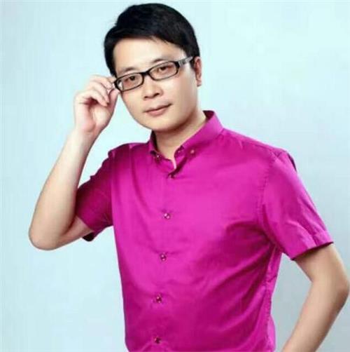 金牌讲师徐淼 播州首家企业咨询公司成立金牌讲师现场传经送宝