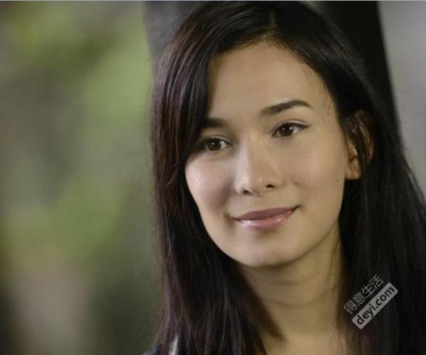 >女演员张谨 《战狼2》香港女演员卢靖姗加盟担女主角