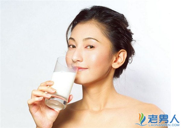 >把握喝牛奶的最佳时间 让你越喝越健康