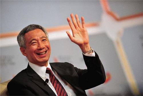 杨澜专访新加坡总理李显龙 聚焦APEC开启新合作