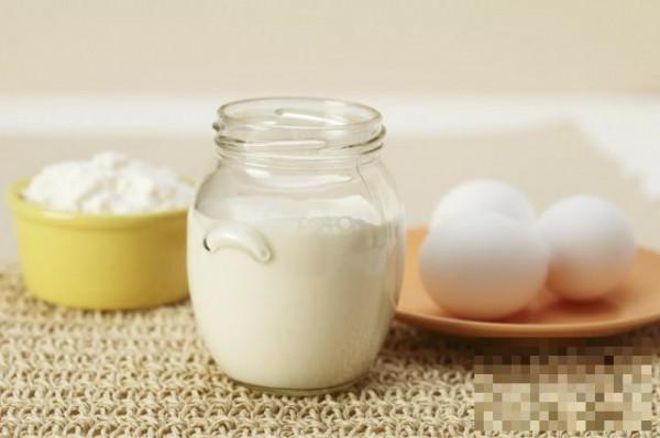 过期牛奶的11个妙用 应该如何处理