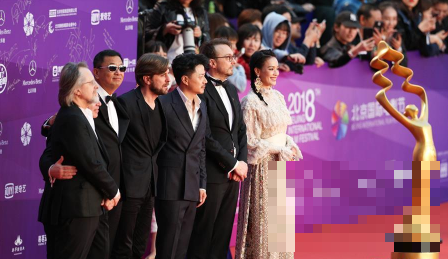 北京国际电影节昨晚闭幕 红毯仪式上中外电影人汇聚一堂