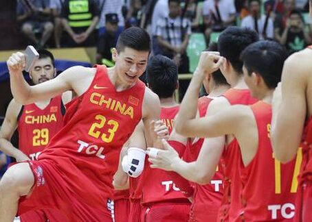 中国男篮红队战胜立陶宛 痛快一波流让对手窒息（图）